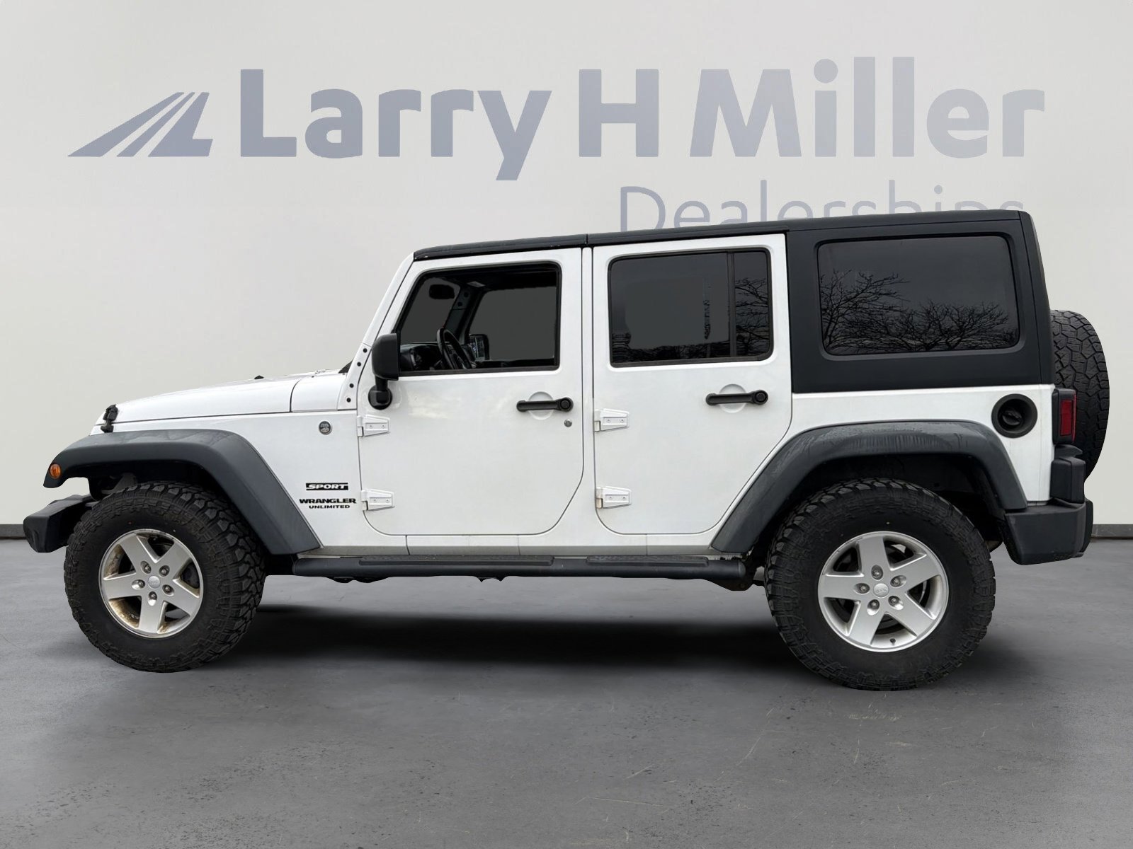 Used 2013 Jeep Wrangler Unlimited Sport image 5