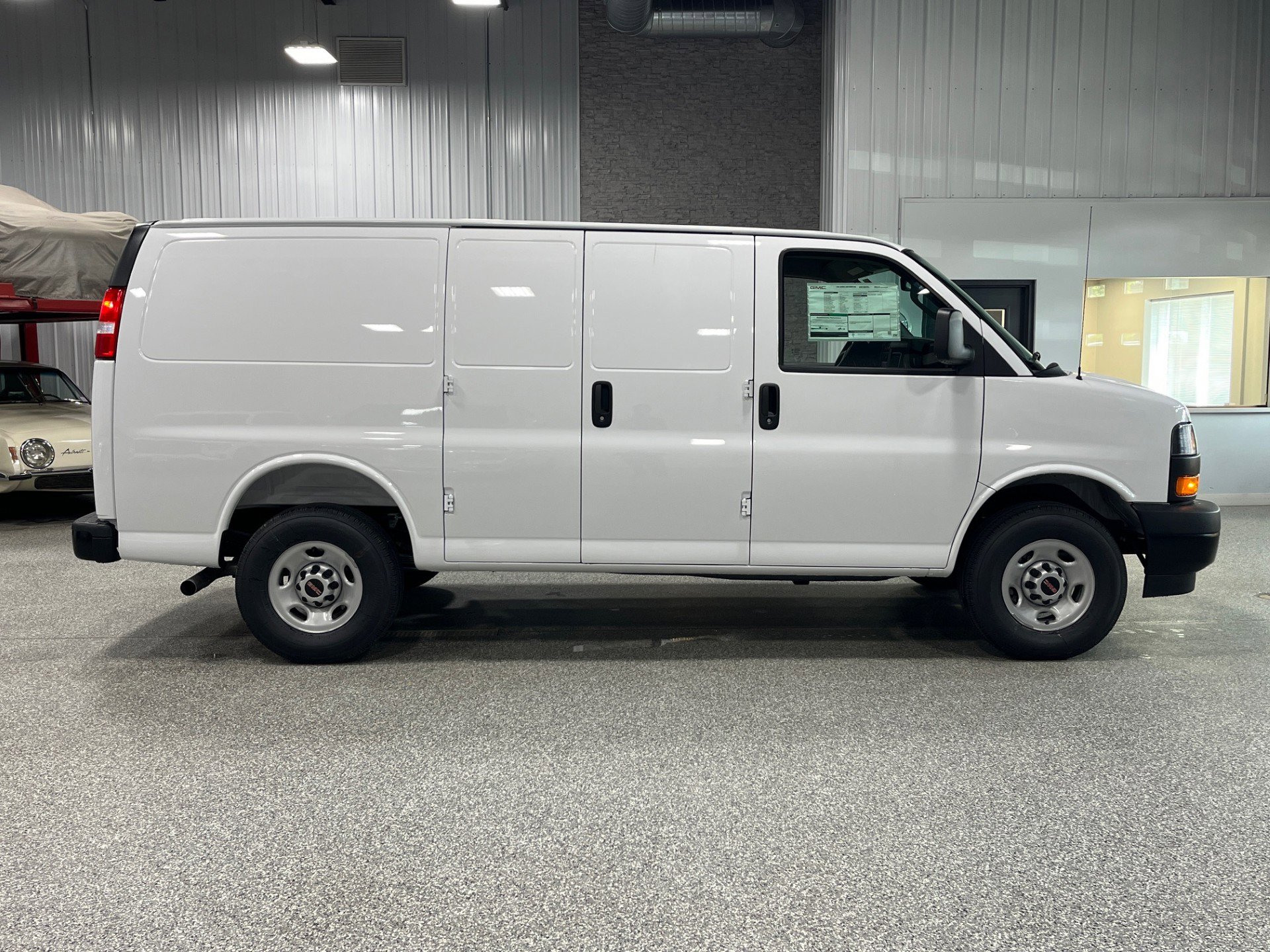 New 2025 GMC Savana 3500 w/ Driver Convenience Package image 7