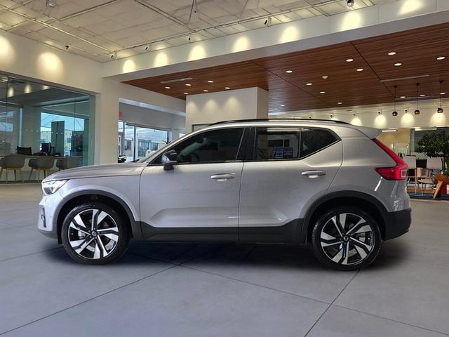 New 2026 Volvo XC40 B4 Plus w/ Climate Package FWD image 2