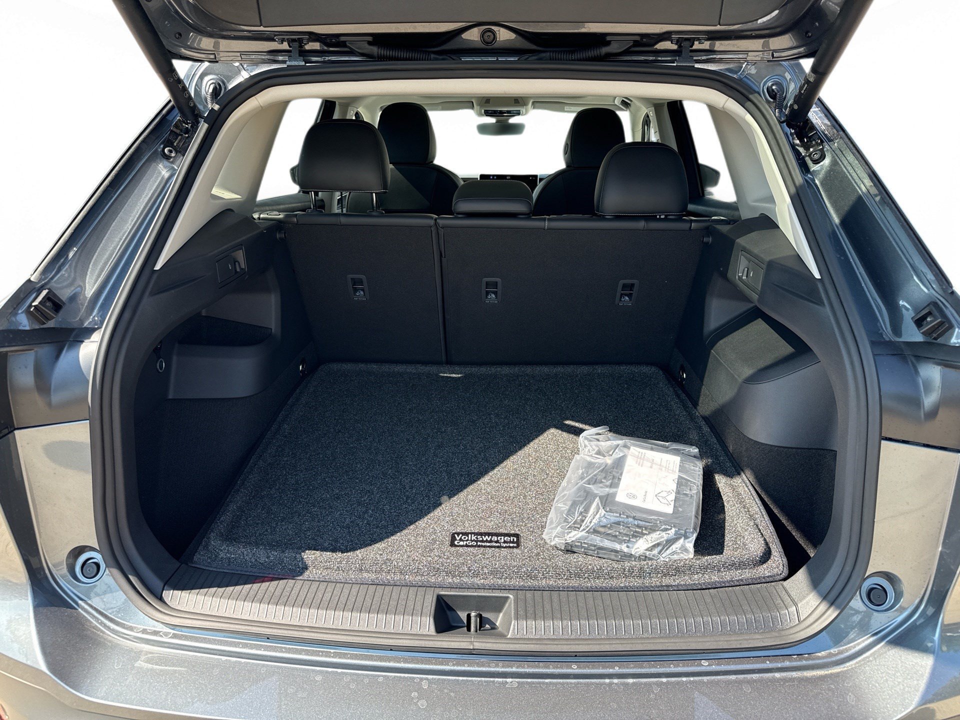 New 2026 Volkswagen Tiguan SE FWD image 20