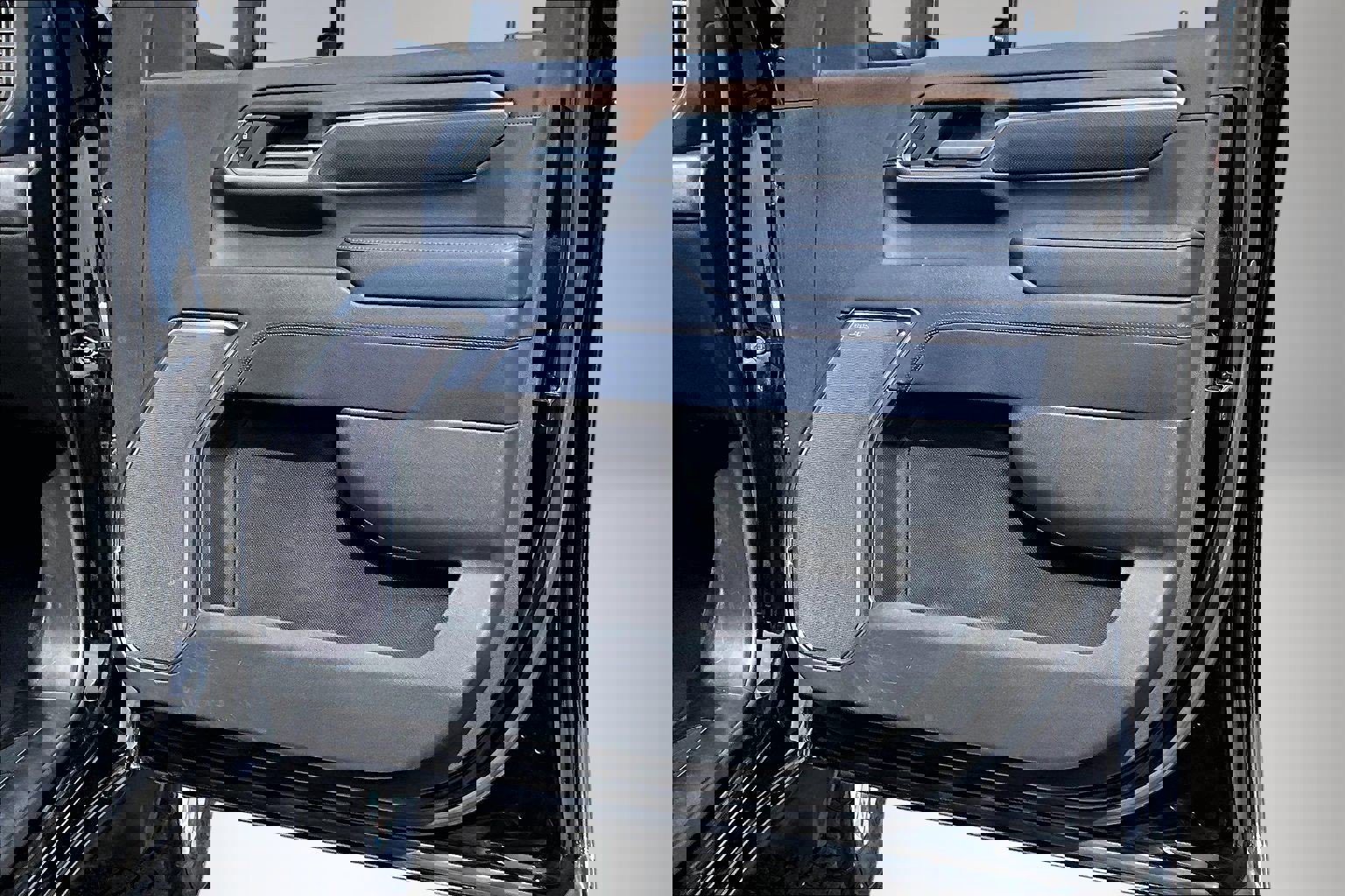 Used 2024 Chevrolet Silverado 3500 High Country w/ Technology Package image 29