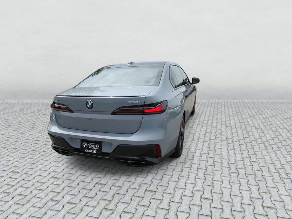 Used 2026 BMW 760i xDrive w/ Luxury Rear Seating Package AWD/4WD image 7