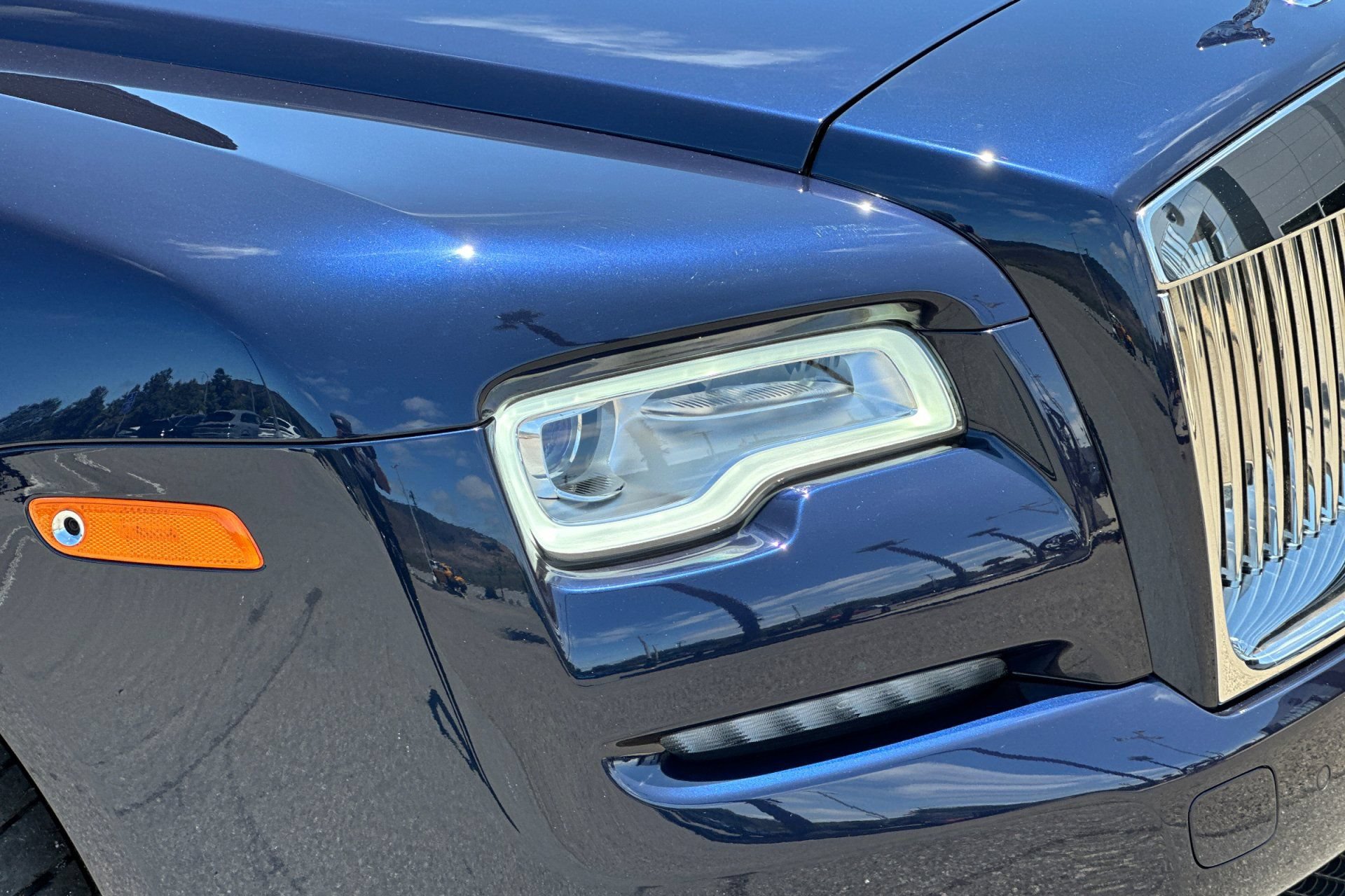 Used 2019 Rolls-Royce Dawn RWD image 40