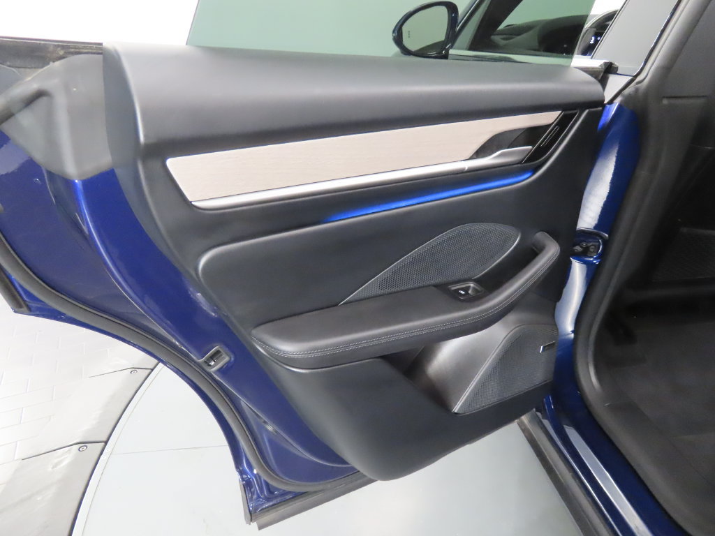 Used 2024 Porsche Macan 4 Electric AWD/4WD image 47