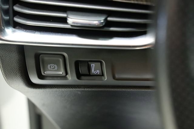 Used 2023 Cadillac XT4 Sport FWD image 29