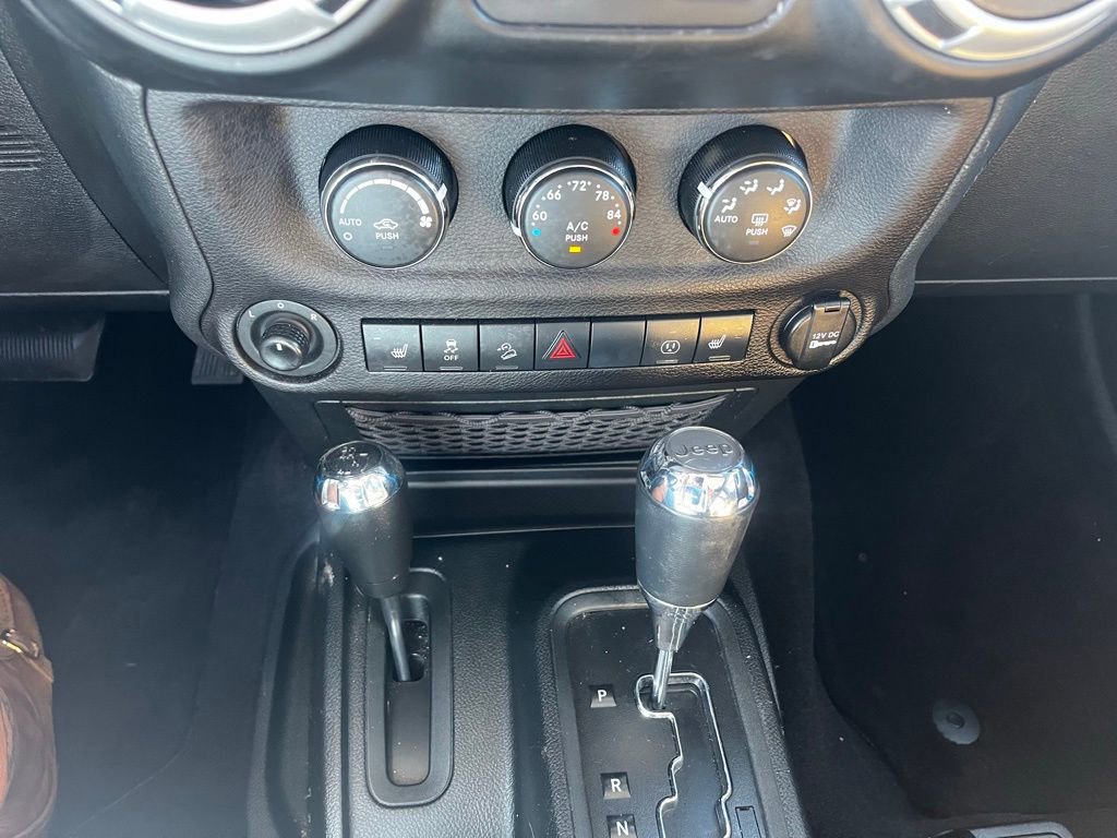 Used 2018 Jeep Wrangler Rubicon w/ Power Convenience Group image 15