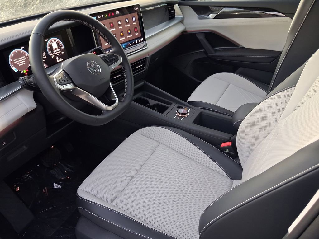 New 2026 Volkswagen Tiguan SE image 7