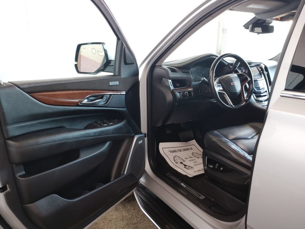 Used 2020 Cadillac Escalade ESV Luxury RWD image 20