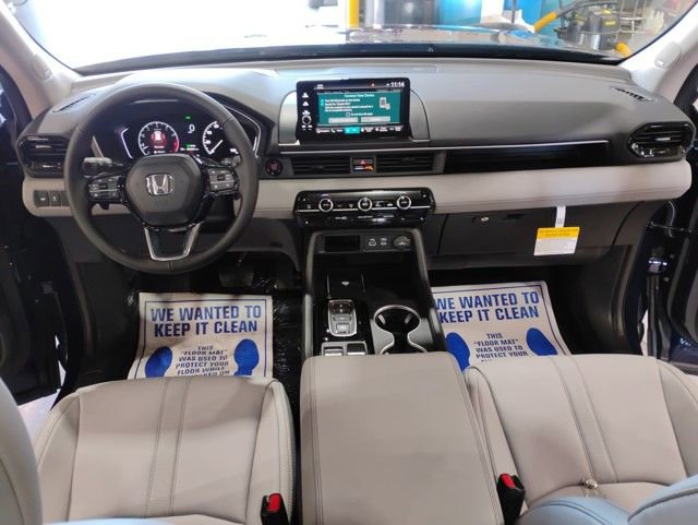 New 2025 Honda Pilot Touring image 20