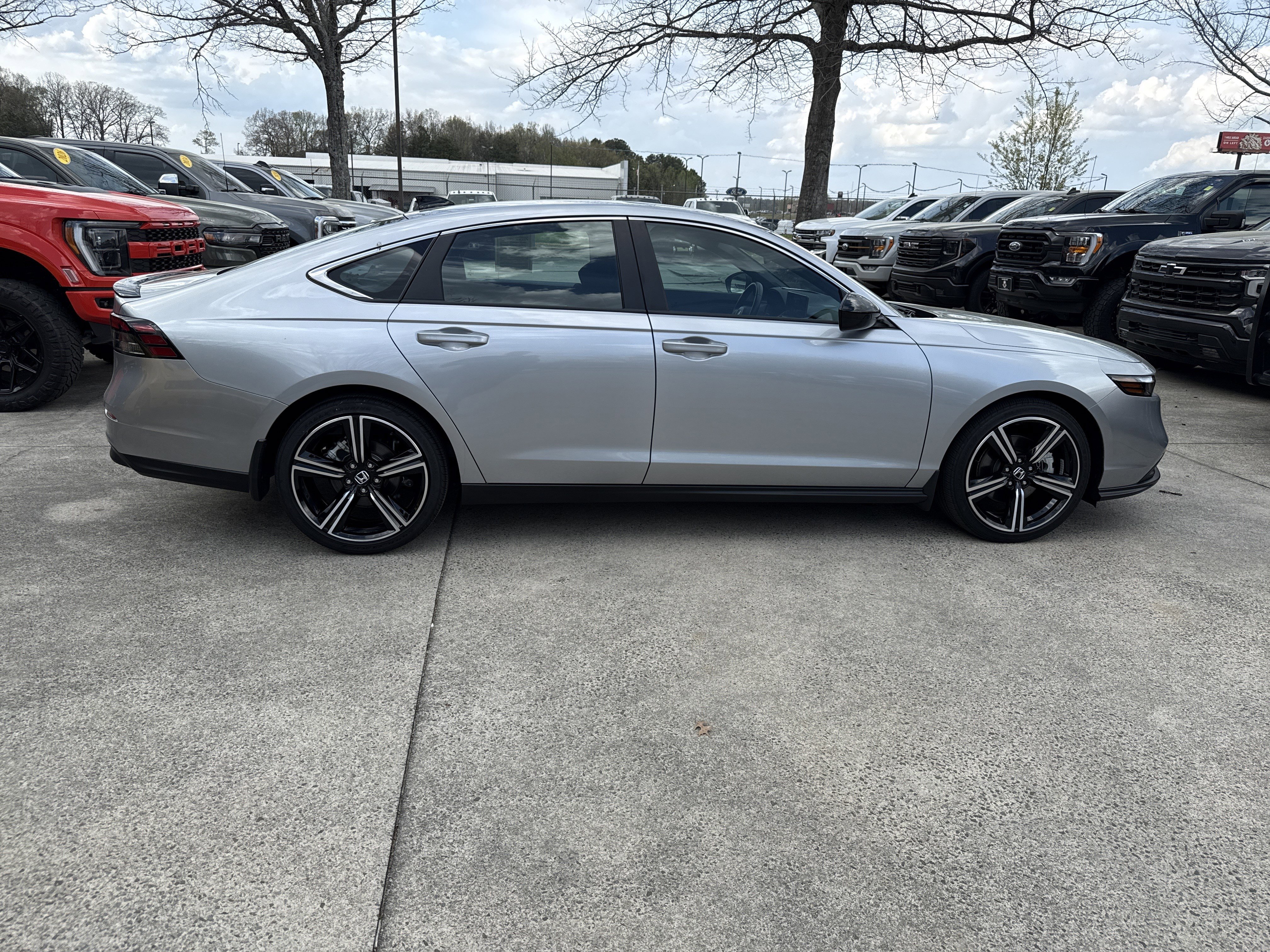 Used 2025 Honda Accord Sport image 8