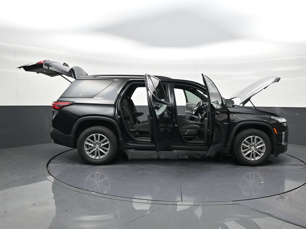 Used 2023 Chevrolet Traverse LT FWD image 26