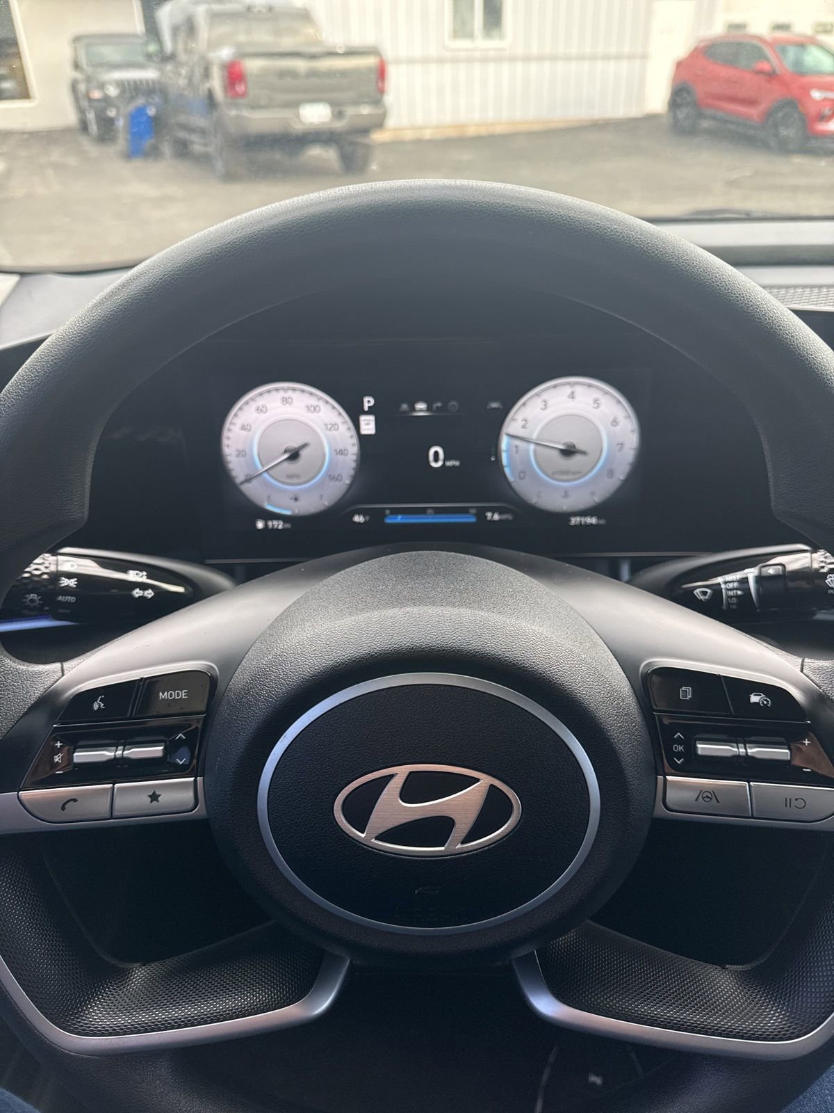 Used 2024 Hyundai Elantra SEL image 11