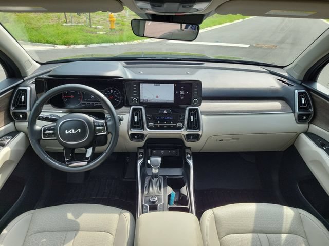 Used 2023 Kia Sorento EX FWD image 11