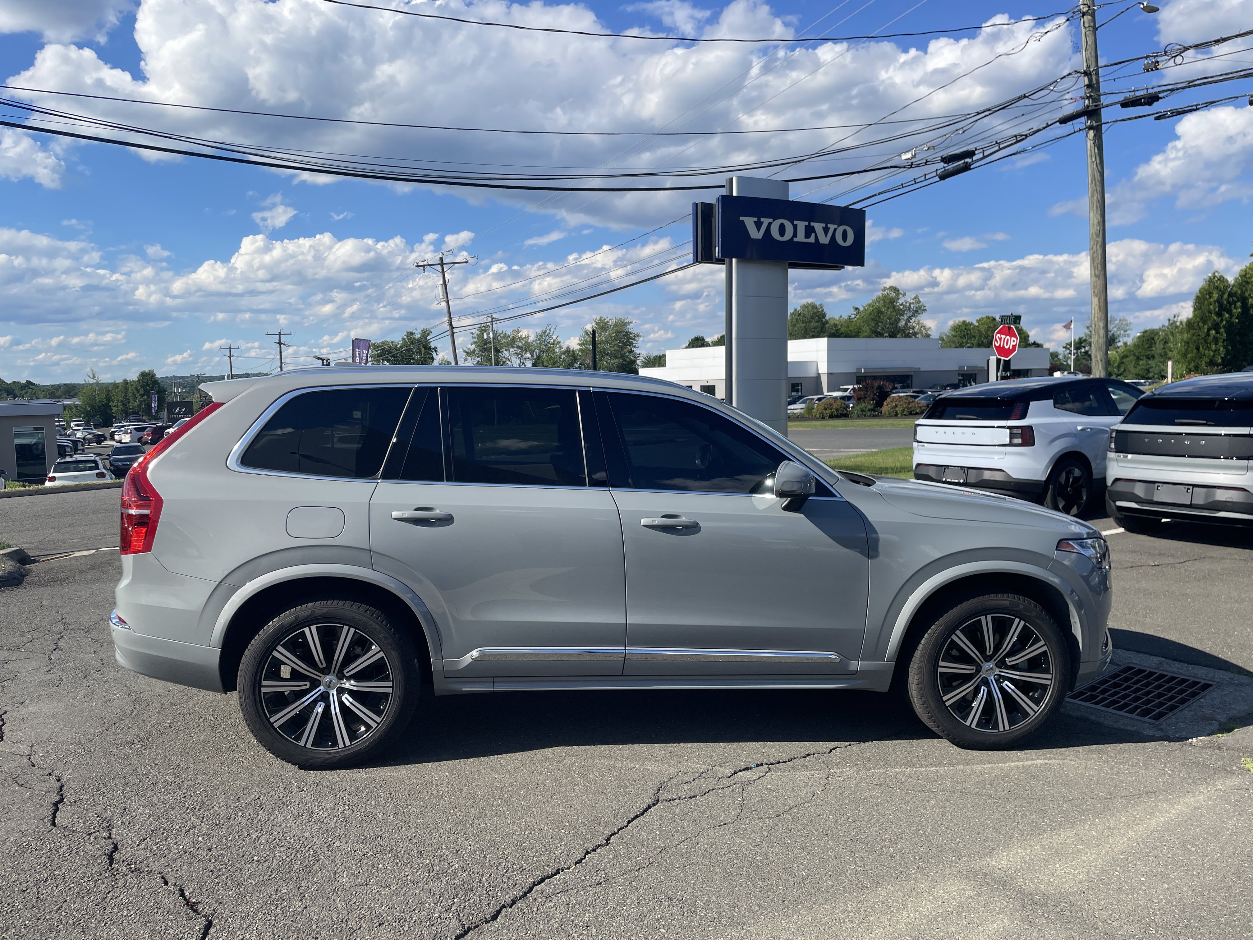 Certified 2024 Volvo XC90 B6 Core w/ Protection Package Premier AWD/4WD image 4