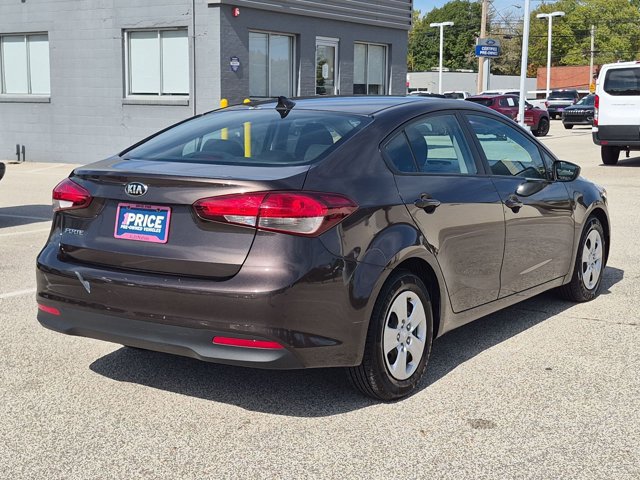 Used 2017 Kia Forte LX FWD image 5