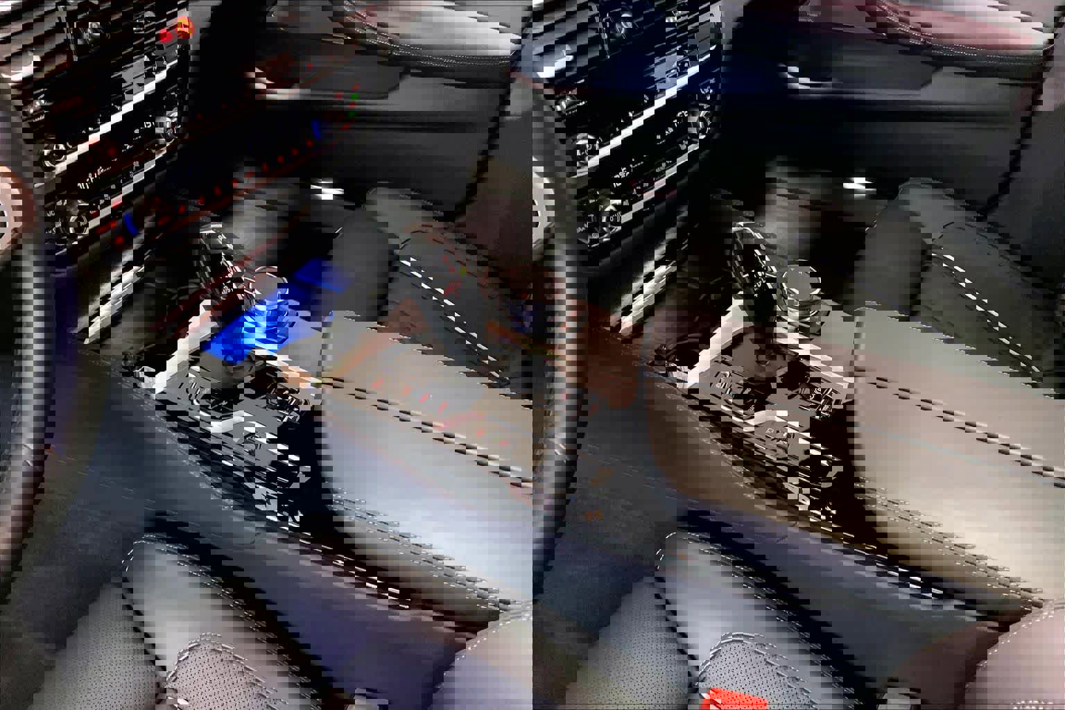 Used 2023 BMW 530e xDrive w/ Premium Package AWD/4WD image 16