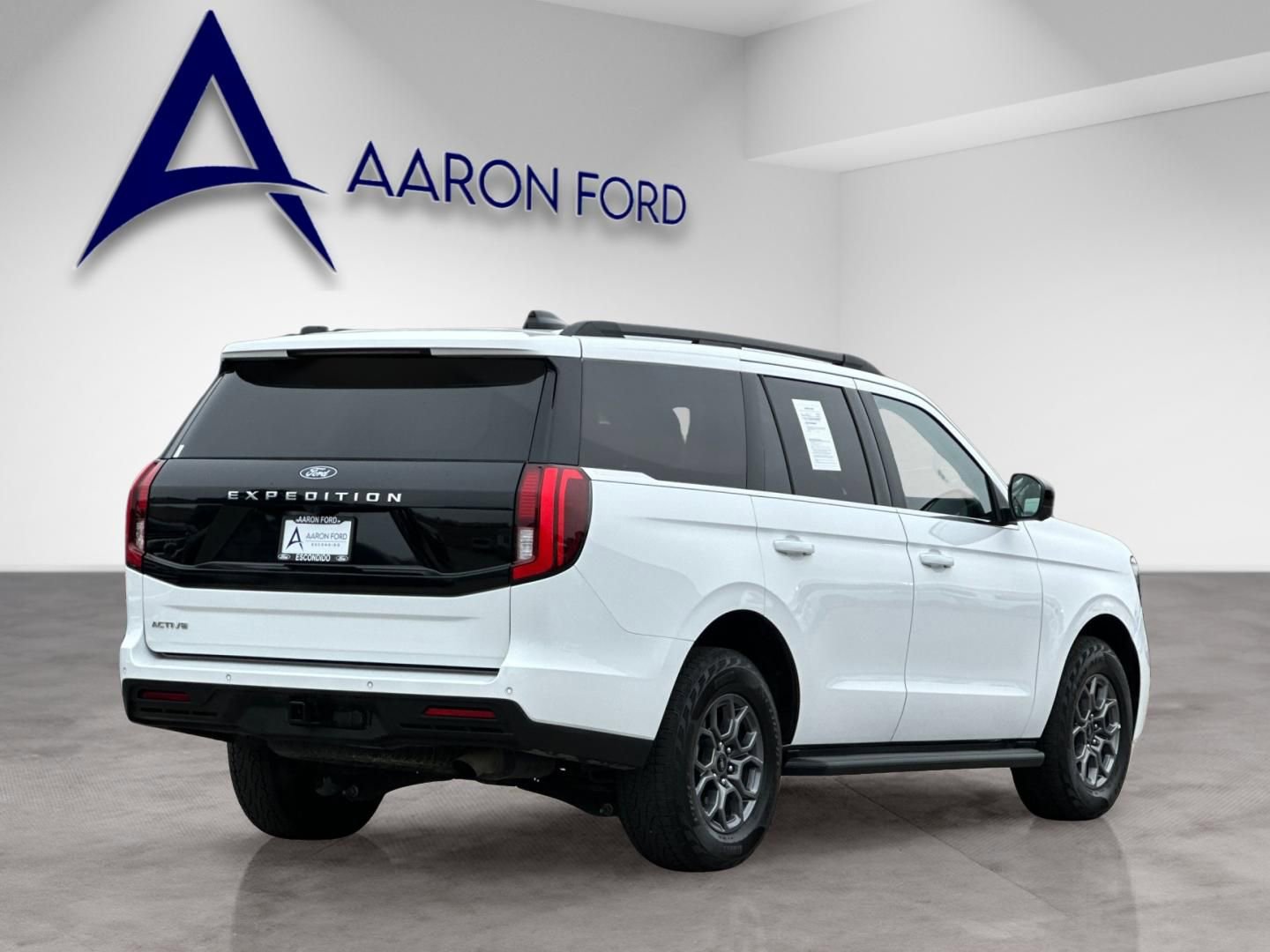 Used 2025 Ford Expedition Active AWD/4WD image 6