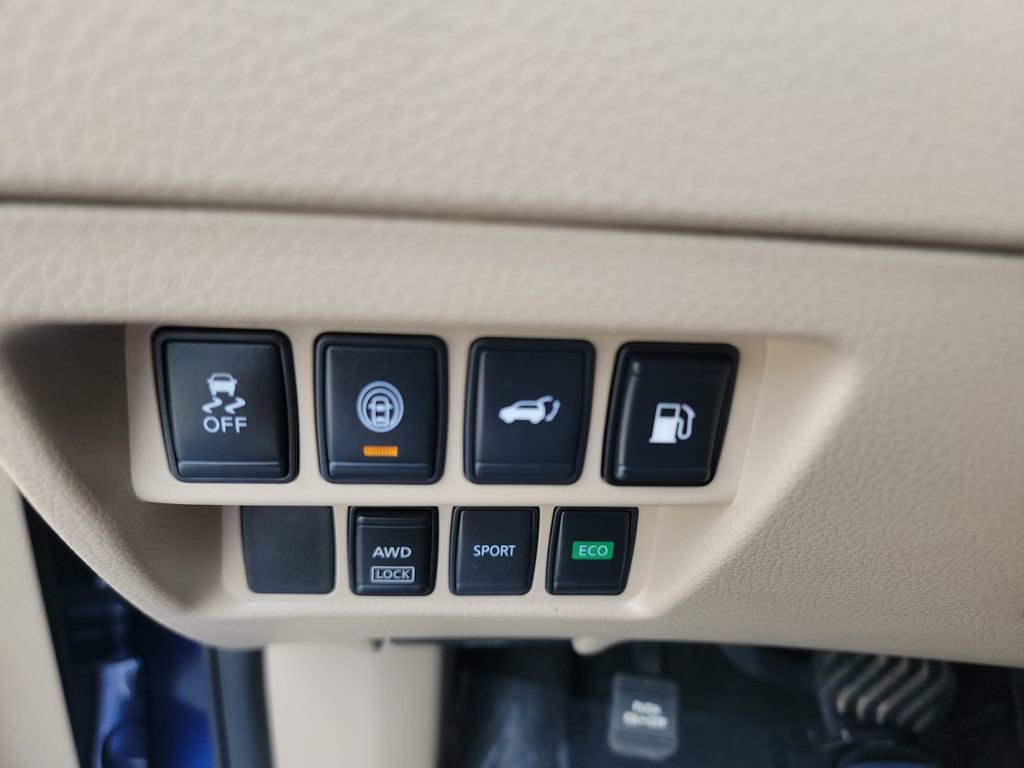 Used 2019 Nissan Rogue SV AWD/4WD image 19