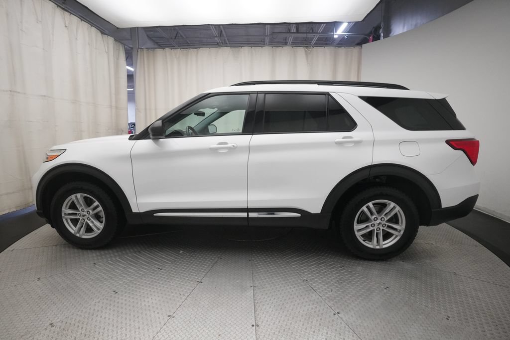 Used 2021 Ford Explorer XLT w/ Equipment Group 202A AWD/4WD image 25