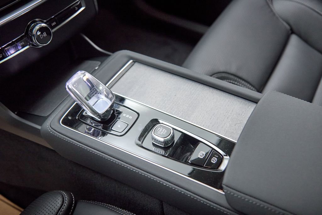 New 2026 Volvo XC90 T8 Ultra w/ Protection Package image 17