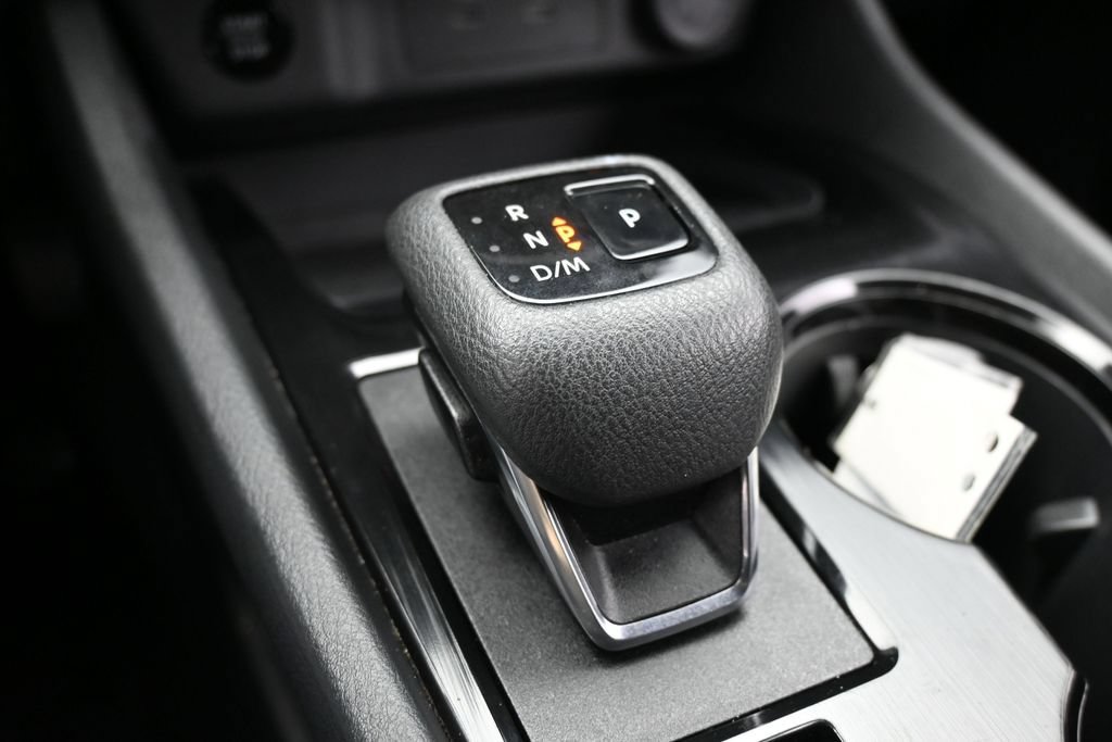 Used 2024 Nissan Rogue S FWD image 21