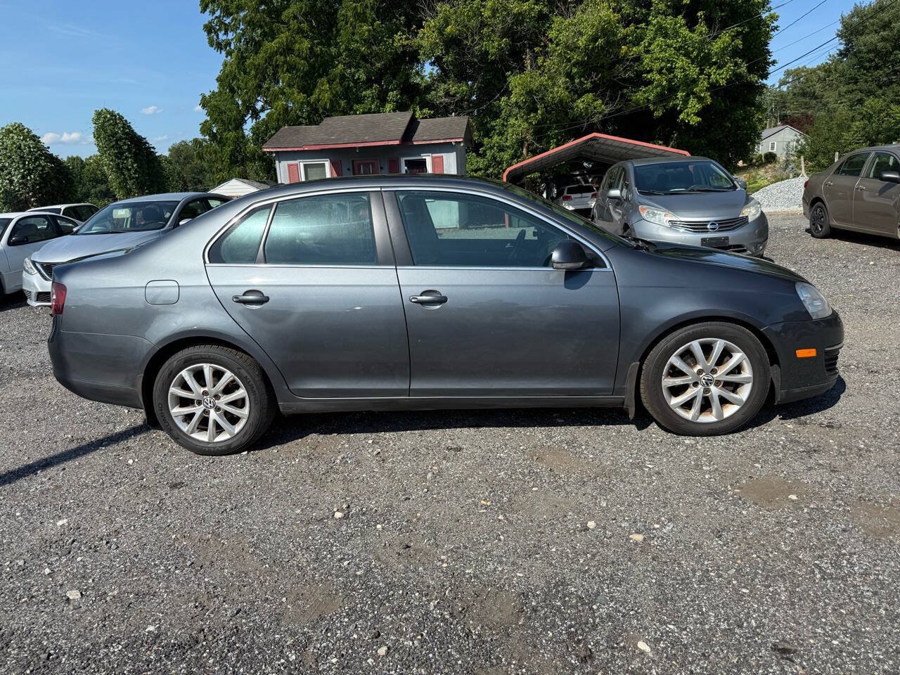Used 2010 Volkswagen Jetta SE FWD image 7