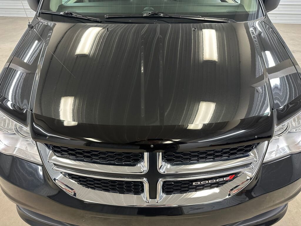 Used 2019 Dodge Grand Caravan SE image 32