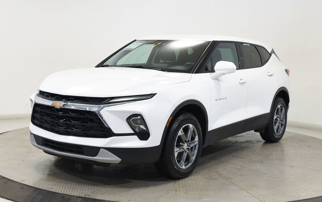 Used 2023 Chevrolet Blazer LT w/ Driver Confidence Package FWD image 9