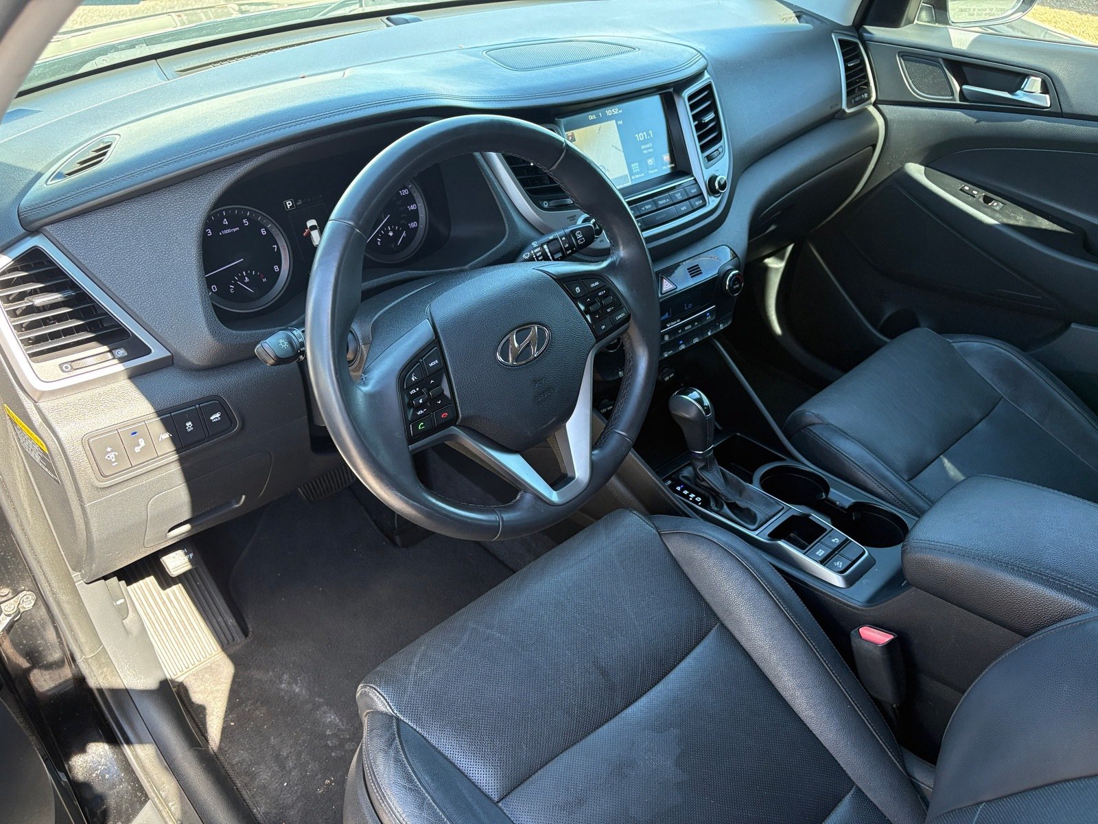 Used 2016 Hyundai Tucson Limited w/ Option Group 03 FWD image 15