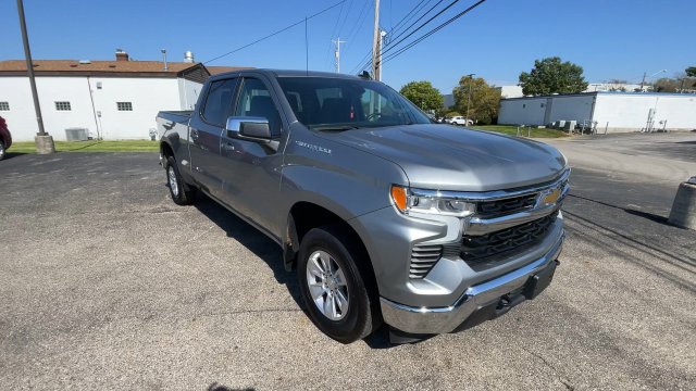 Used 2023 Chevrolet Silverado 1500 LT AWD/4WD image 4