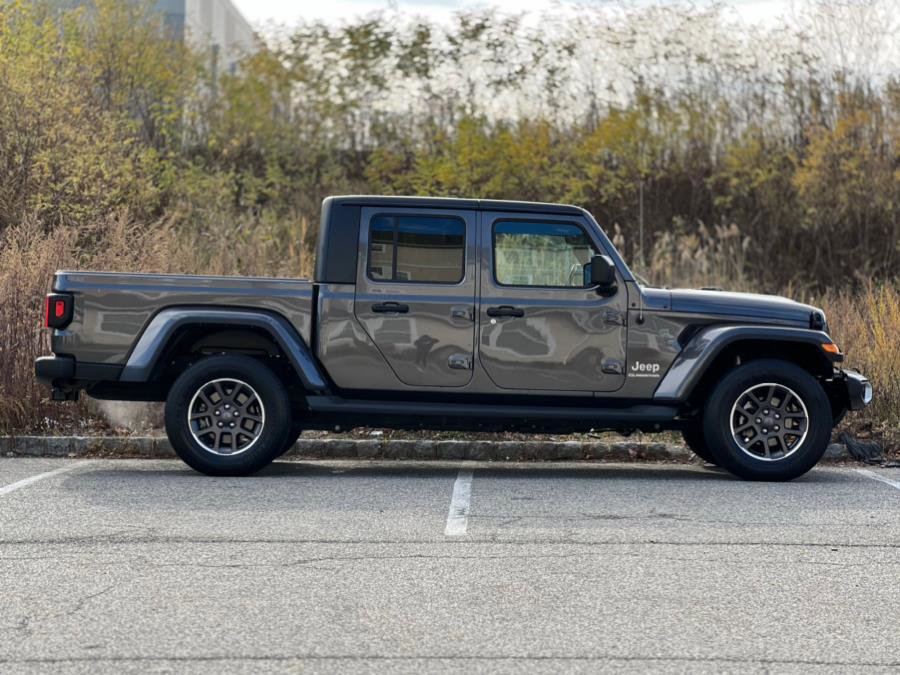 Used 2022 Jeep Gladiator Overland w/ Popular Equipment Package image 9