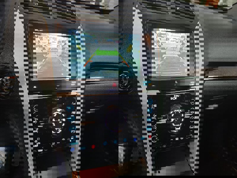 Used 2015 Ford Explorer Limited image 28