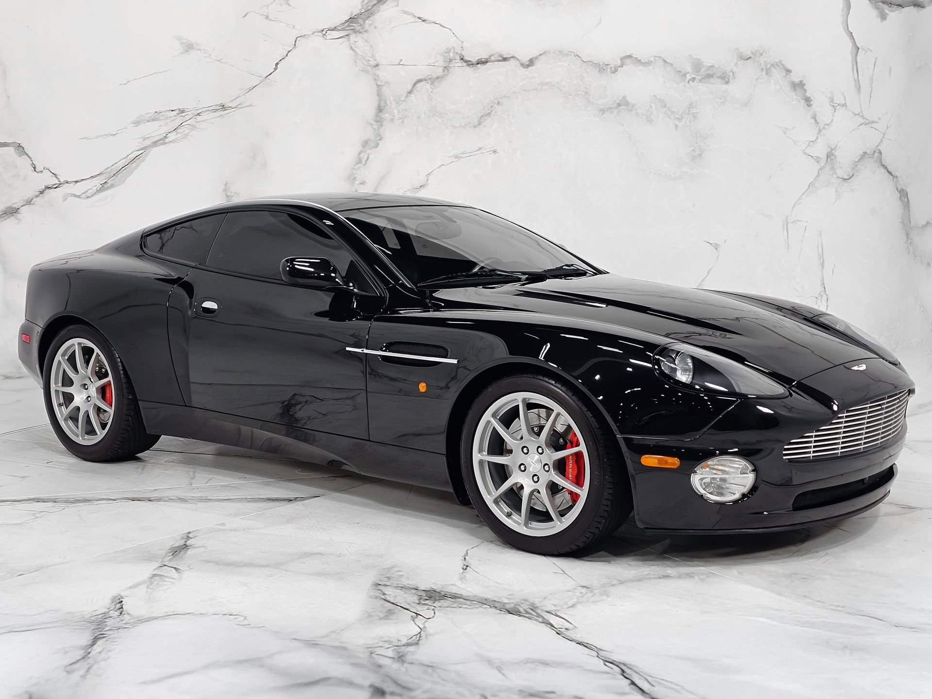 Used 2004 Aston Martin Vanquish RWD image 5