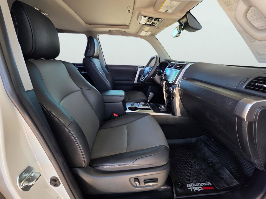 Used 2022 Toyota 4Runner SR5 Premium w/ Moonroof Package AWD/4WD image 16