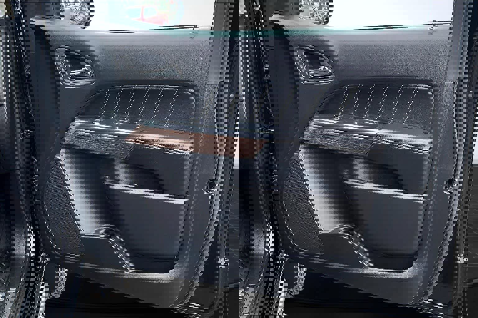 Used 2022 GMC Canyon Denali w/ Denali Black Edition Package image 29