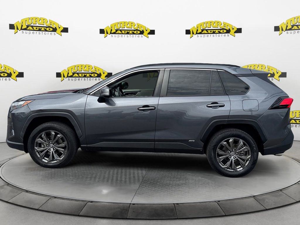 Used 2022 Toyota RAV4 XLE Premium image 2