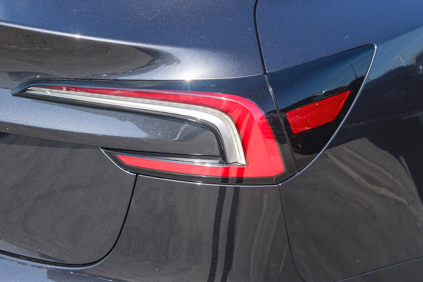 Used 2025 Tesla Model 3 Long Range image 10