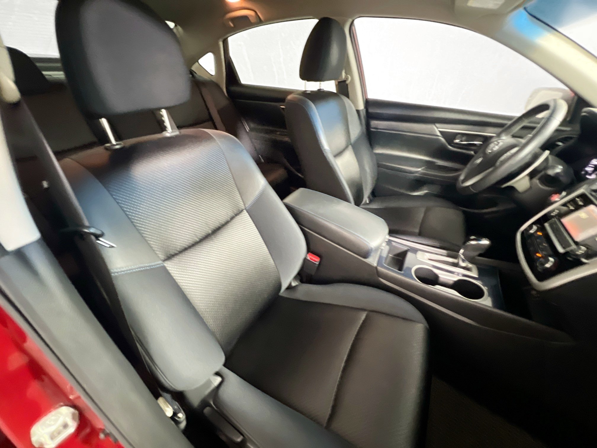 Used 2018 Nissan Altima 2.5 SR FWD image 30