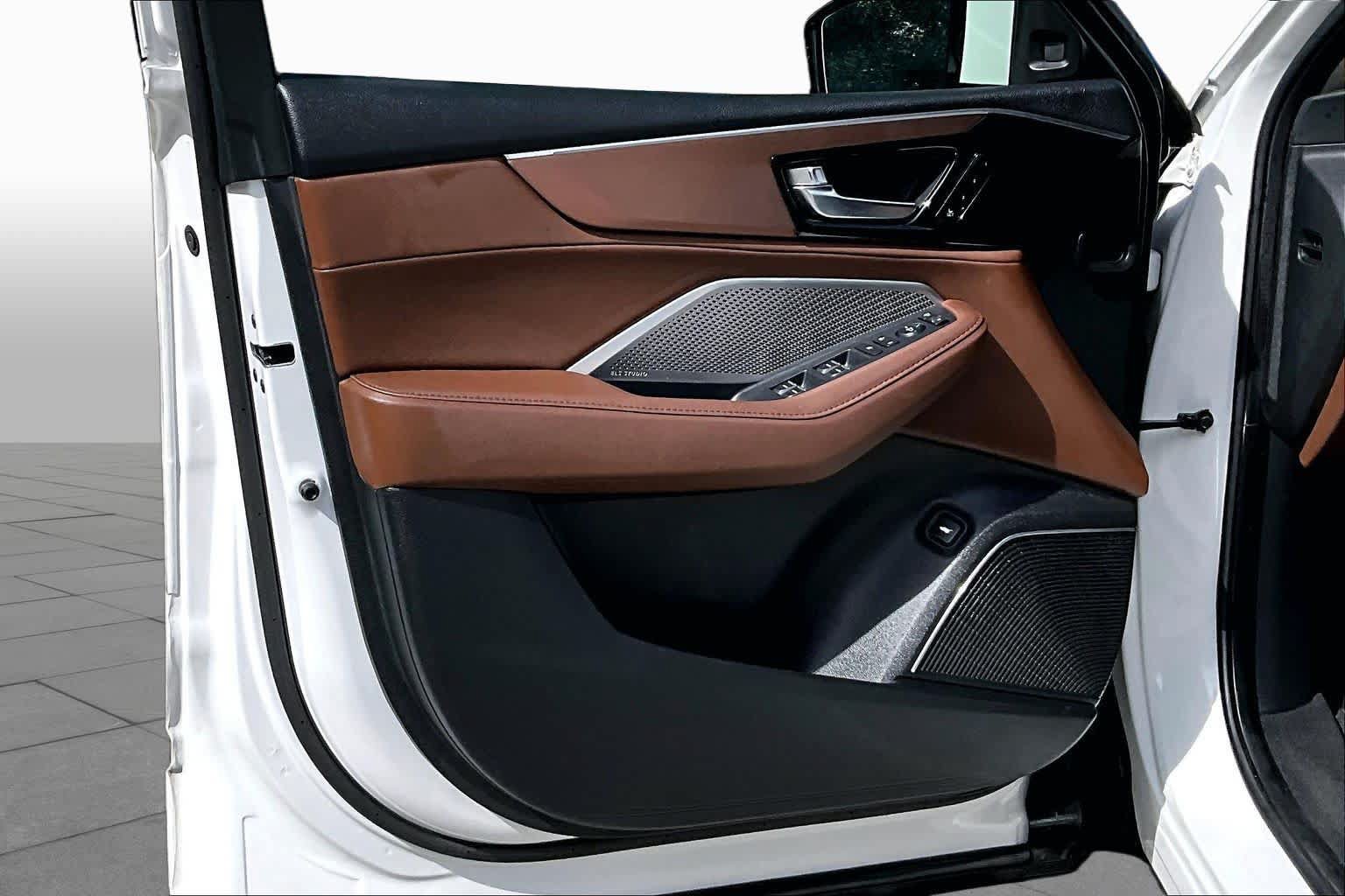 Certified 2023 Acura MDX SH-AWD w/ Technology Package image 26