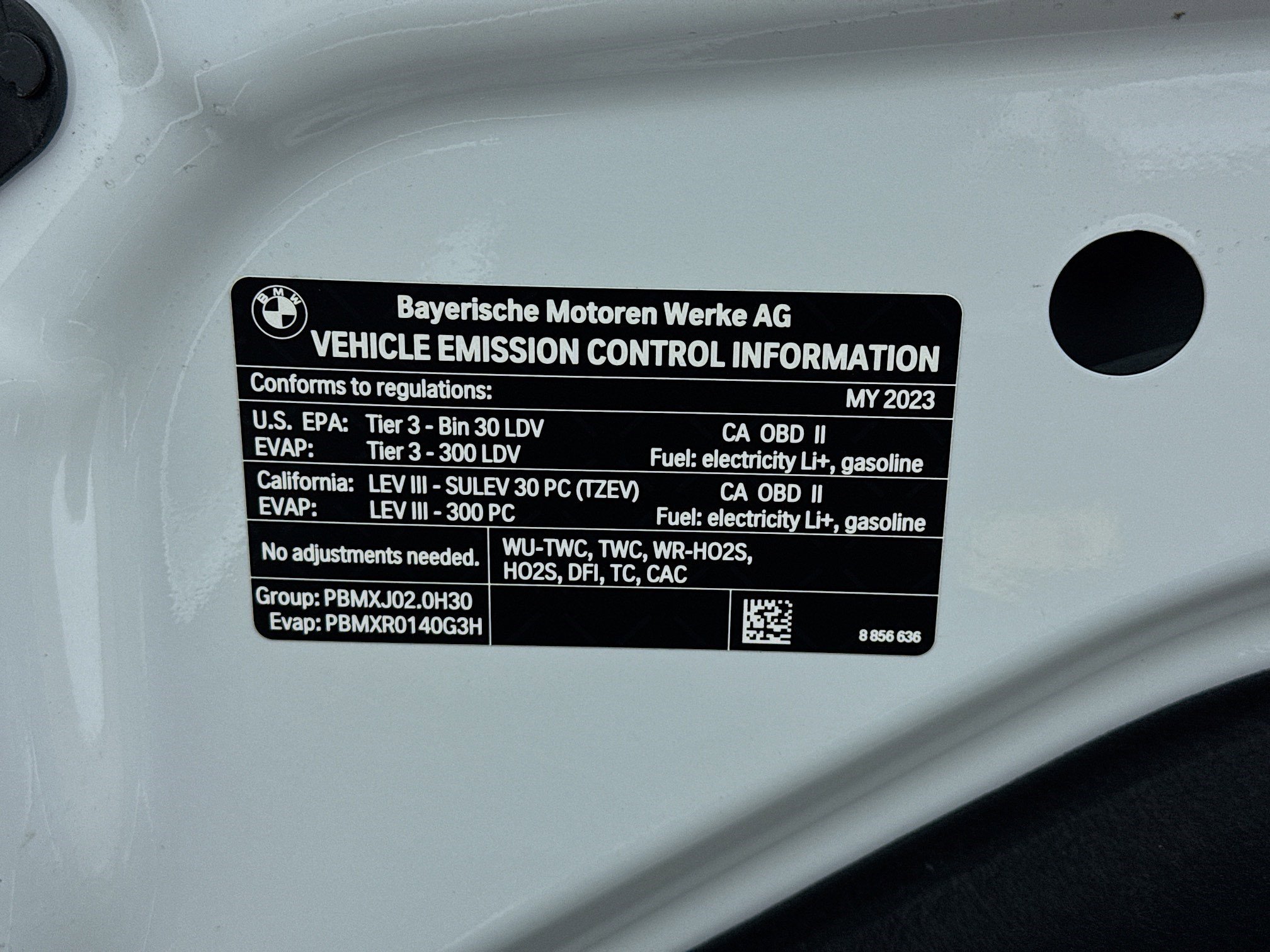 Used 2023 BMW 530e w/ Premium Package image 21