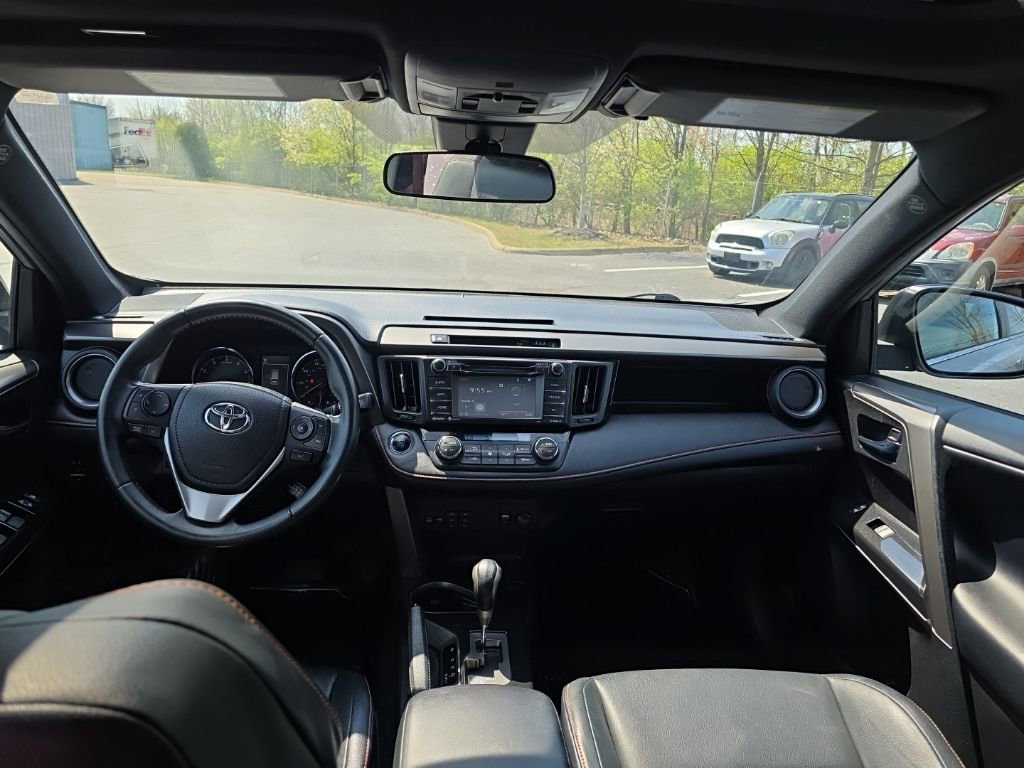 Used 2017 Toyota RAV4 SE w/ Power Special Value Package image 32