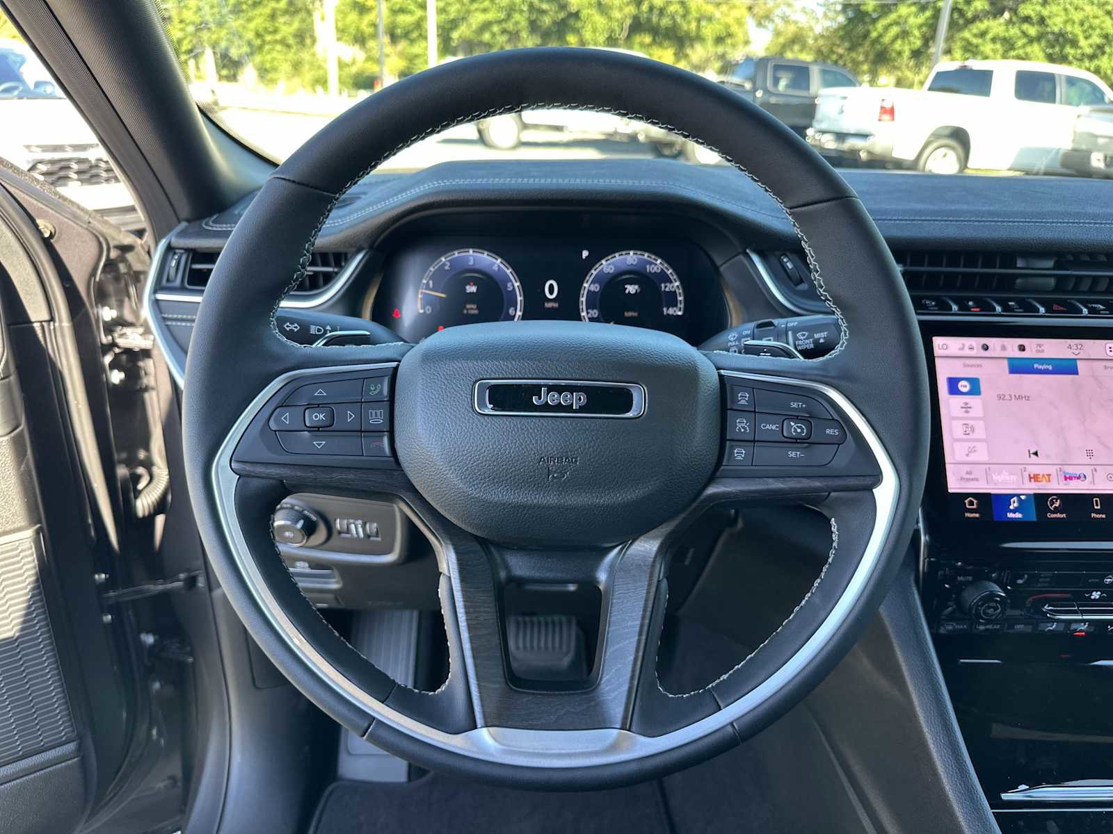 New 2025 Jeep Grand Cherokee L Limited image 32