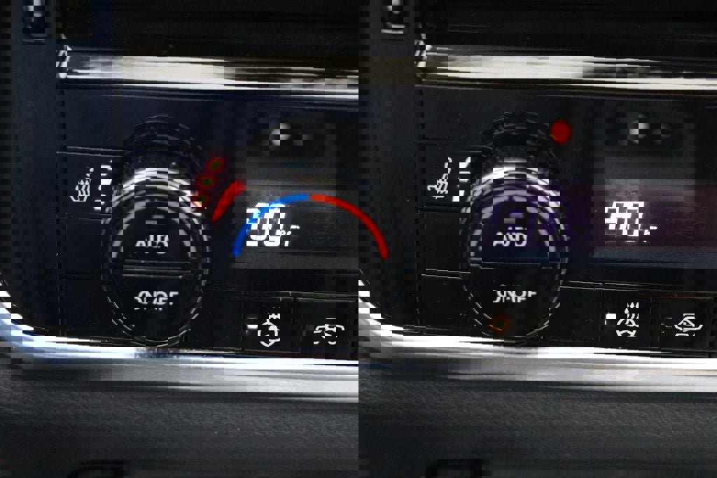 Used 2023 Nissan Rogue SV w/ SV Premium Package image 24