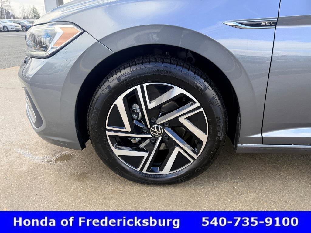 Used 2024 Volkswagen Jetta SEL image 10