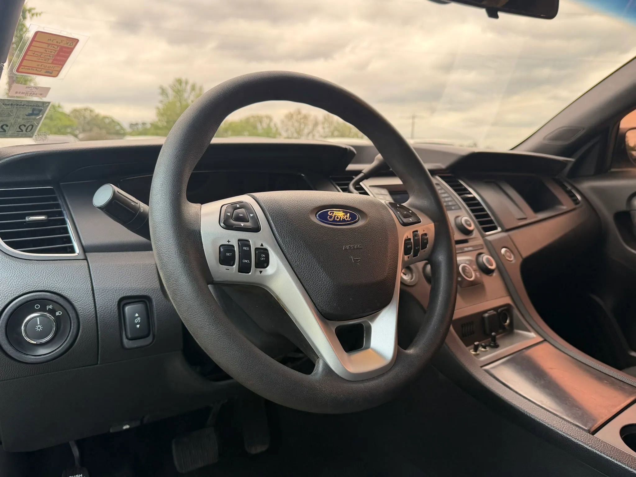 Used 2018 Ford Taurus Police Interceptor FWD image 9