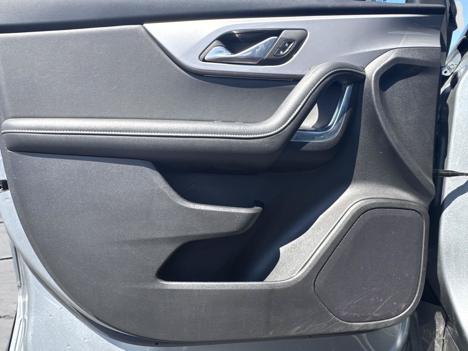 Used 2025 Chevrolet Blazer LT AWD/4WD image 9