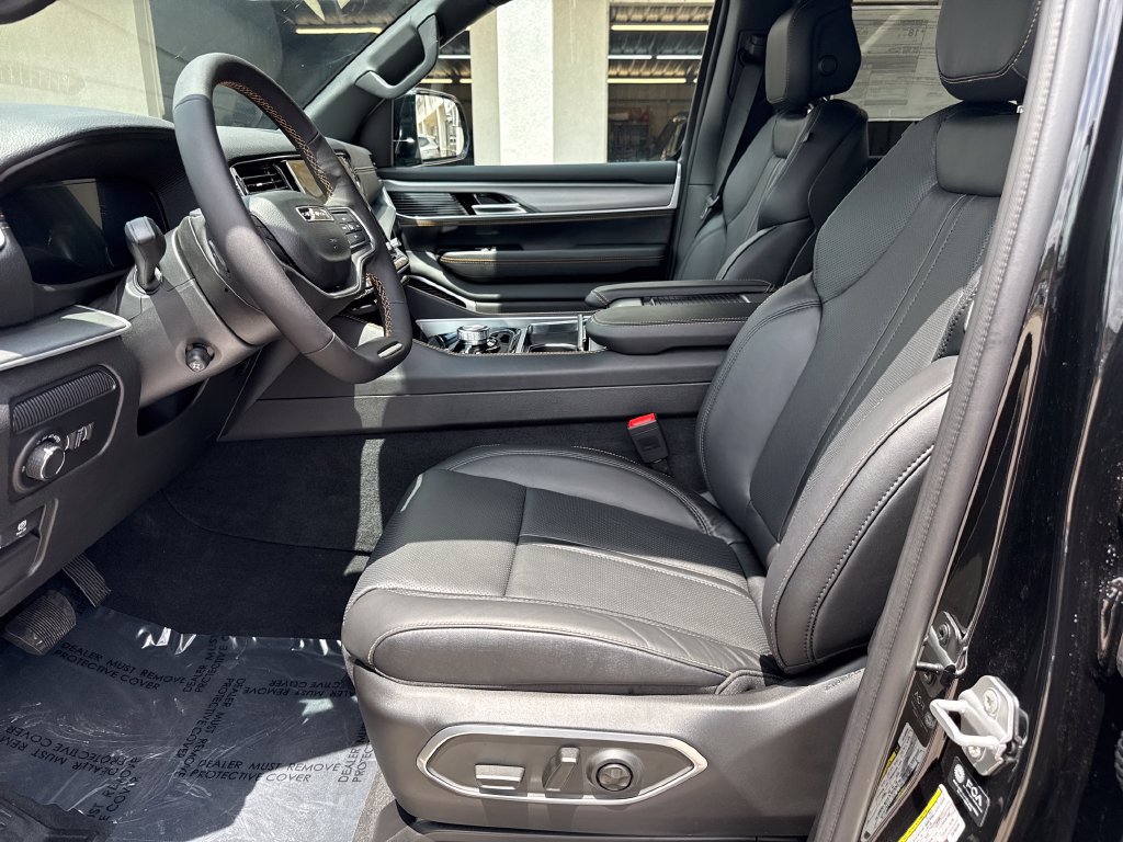 New 2026 Jeep Grand Wagoneer L 4WD image 10
