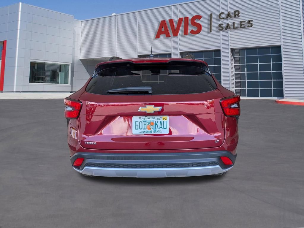 Used 2025 Chevrolet Trax LT w/ LT Convenience Package FWD image 9