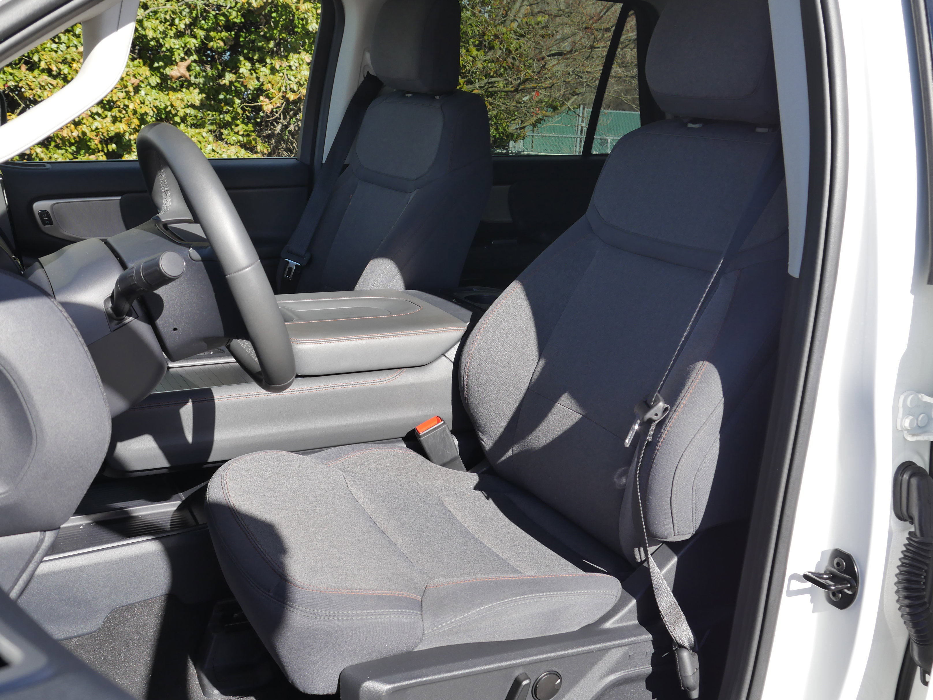 Certified 2025 Ford Expedition Active AWD/4WD image 34