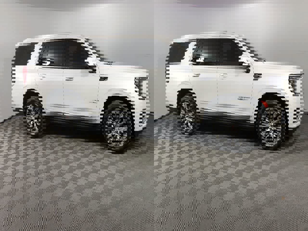 Used 2022 GMC Yukon Denali w/ Denali Premium Package image 9